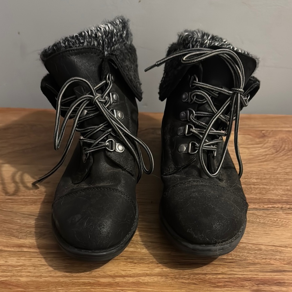 Women's Black Fur-Lined Boots